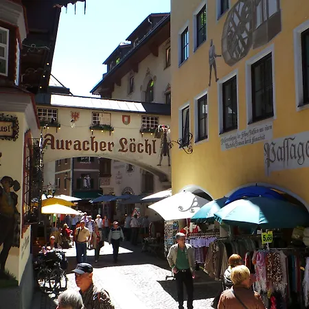 Boutique Hotel im Auracher Löchl-2